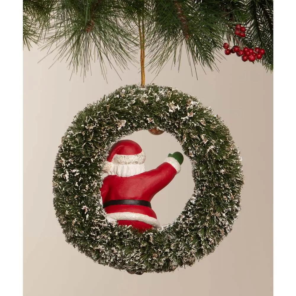 Kitschmas Santa in Wreath by Bethany Lowe Designs